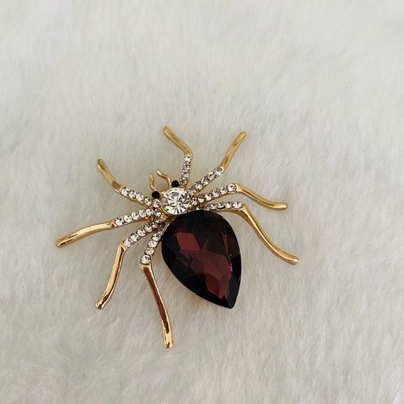 Spider Brooch - Picture 2 of 7